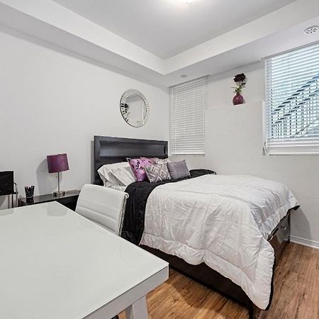Ferienwohnung Beautiful Townhouse Near Yorkdale Mall, Wilson Subway Toronto Exterior foto